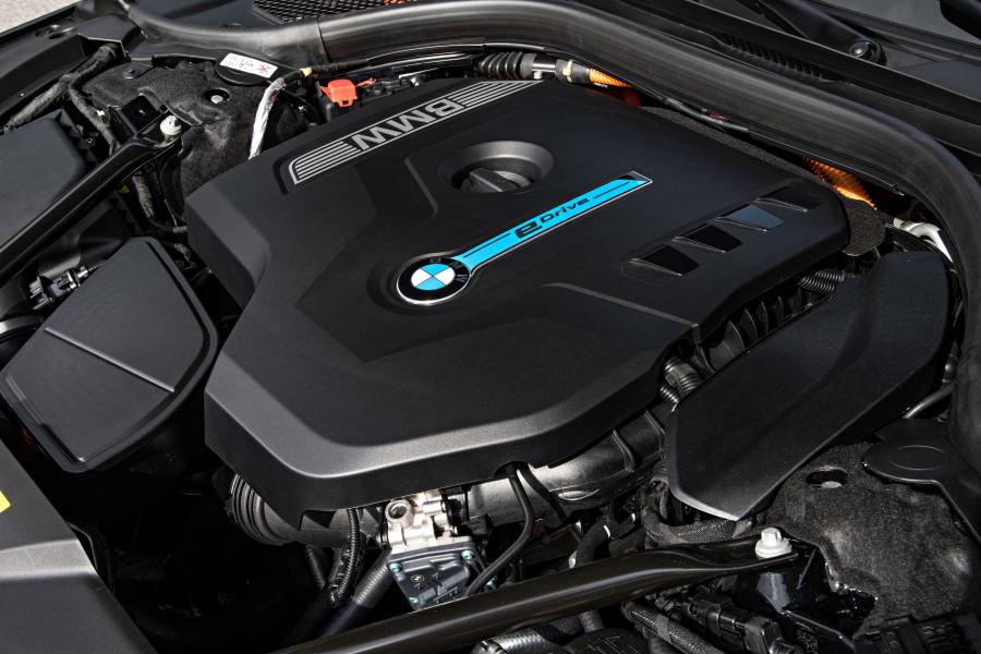  BMW 740Le xDrive iPerformance 2016 года  (фото 4 из 14)